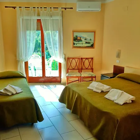Hotel Desiree 2*
