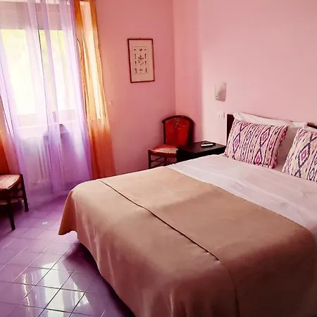 Desiree Hotel 2*